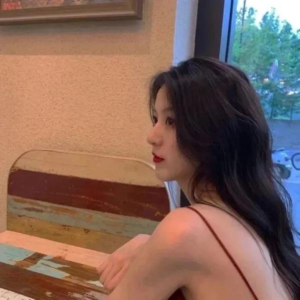 小孩好黑